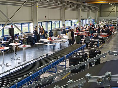Unsere Feier in der Produktionshalle