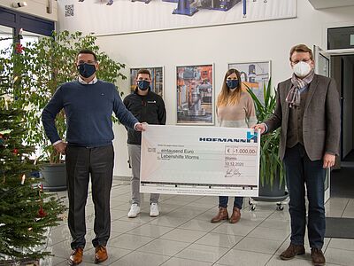 Presentation of the donation check to Lebenshilfe Worms