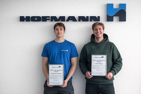 Erfolgreicher Ausbildungsabschluss: Zwei neue Fachkr&auml;fte f&uuml;r unser Team