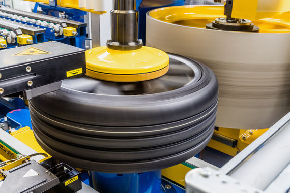 Wheel uniformity measuring machine